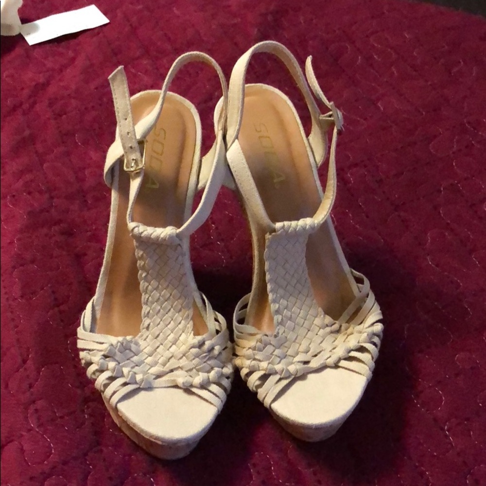 Brand NEW never worn Heels !